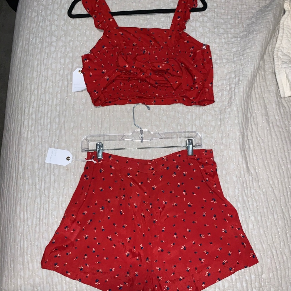 Two piece set - Picture 3 of 5